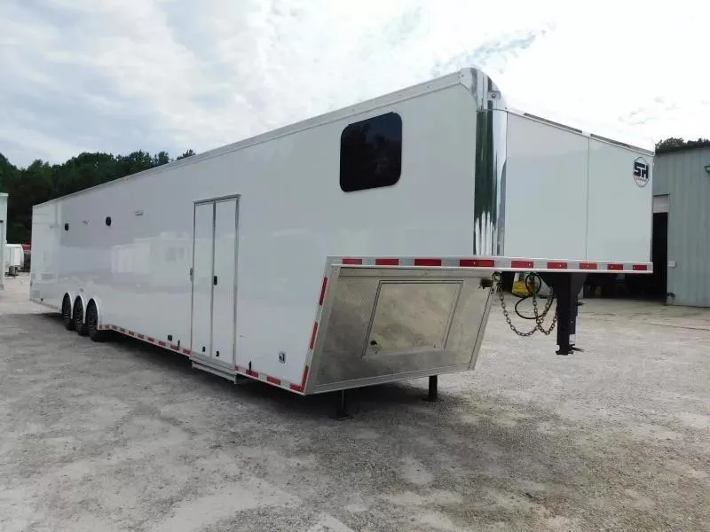 2026 United Trailers United 53' Full Bathroom Car / Racing Trailer