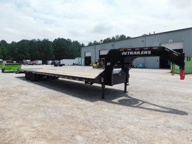 2026 PJ Trailers 2026 PJ Trailers LD 35+5 Dual Tandem Gooseneck  with 10k Axles and Monster Ramps