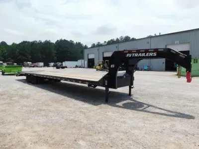 2026 PJ Trailers 2026 PJ Trailers LD 35+5 Dual Tandem Gooseneck with 10k Axles and Monster Ramps
