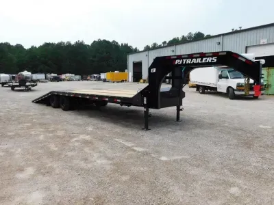 2027 PJ Trailers PJ Trailers LY 32' Deckover with Hydraulic Dovetail 12k Axles