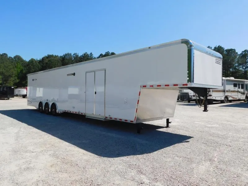 2026 Haulmark Haulmark Edge Pro 44' Full Bathroom