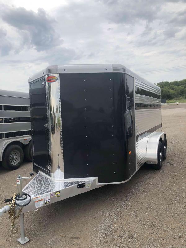 2021 Sundowner Trailers Showman Livestock Trailer 2021 Sundowner Trailers Showman Livestock Trailer