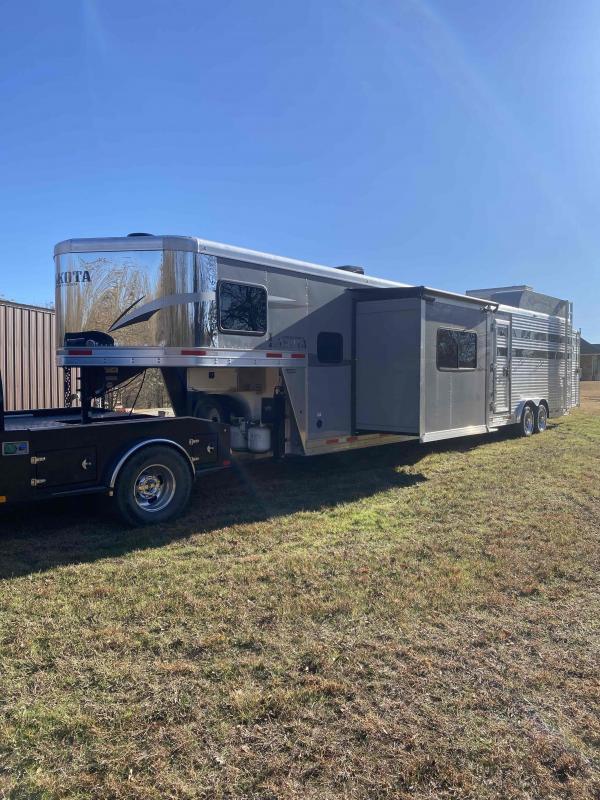 2020 Lakota LE Livestock Trailer 2020 Lakota LE Livestock Trailer