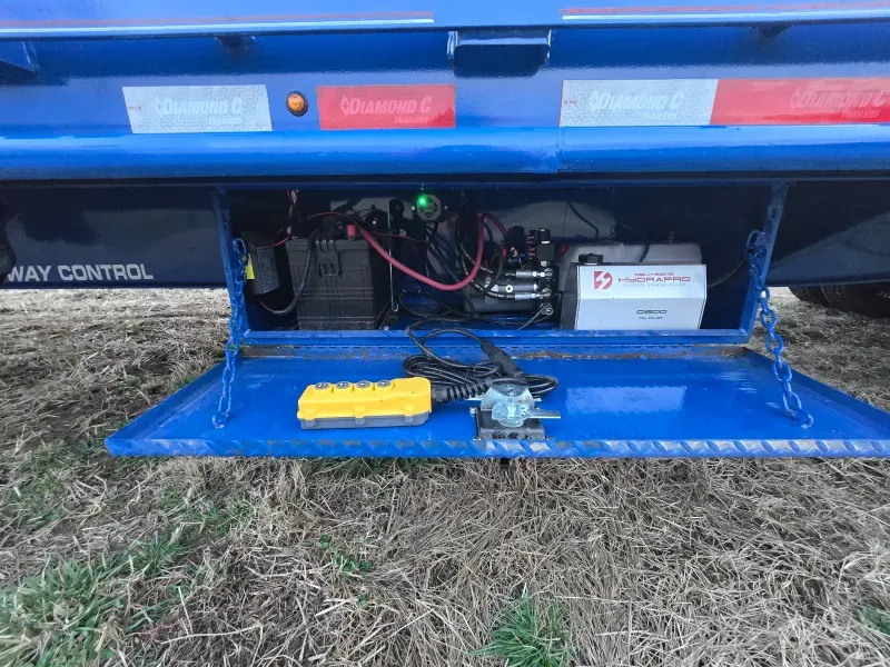 used Equipment / Flatbed Trailers Diamond C Trailers  for sale, in Shelbyville, TN Thumbnail 2