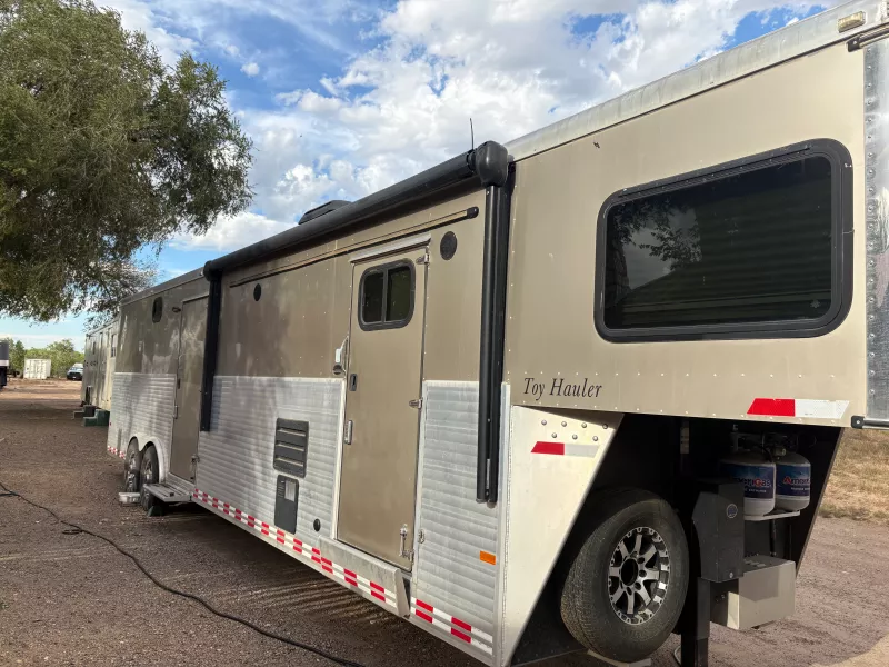 2015 Sundowner Trailers Sundowner Toy Hauler  Travel Trailers