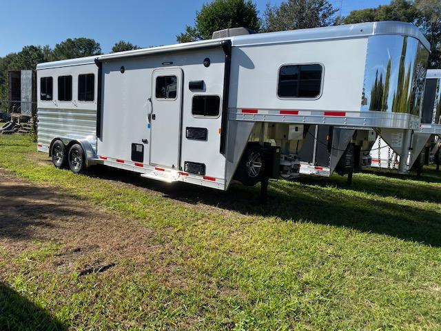 2020 Exiss Escape 3H 8.5' LQ Horse Trailer 2020 Exiss Escape 3H 8.5' LQ Horse Trailer