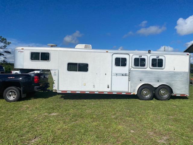 2000 Sooner 8310 LQ Horse Trailer 2000 Sooner 8310 LQ Horse Trailer