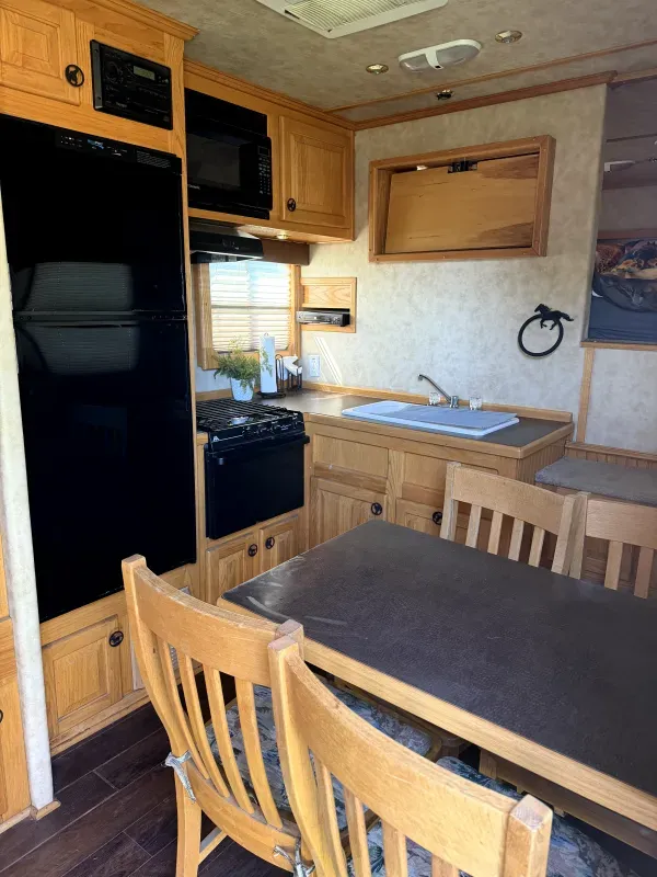 used Horse Trailers Featherlite  for sale, in Acampo, CA Thumbnail 12