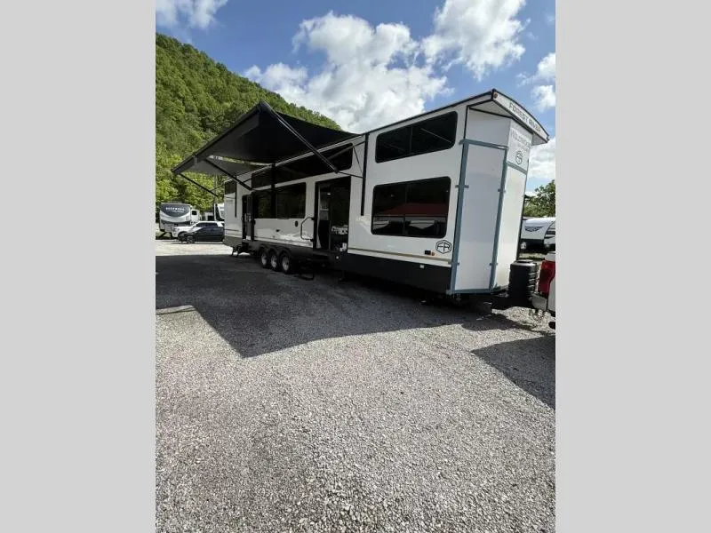 2025 Forest River Wildwood Grand Lodge 42VIEW