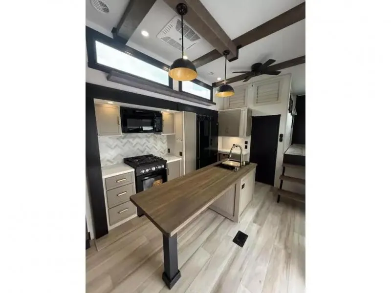 new Fifth Wheel Trailers Forest River  for sale, in Pikeville, KY Thumbnail 6