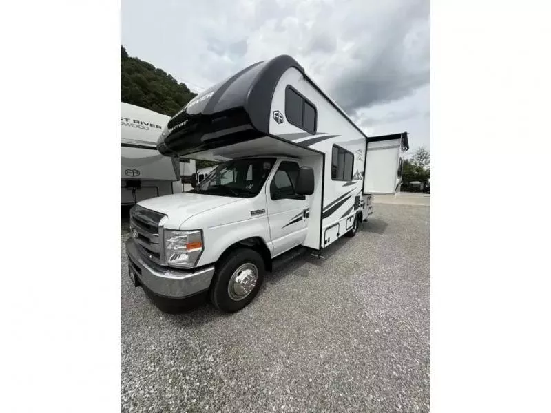 2026 EAST TO WEST Entrada 2200S