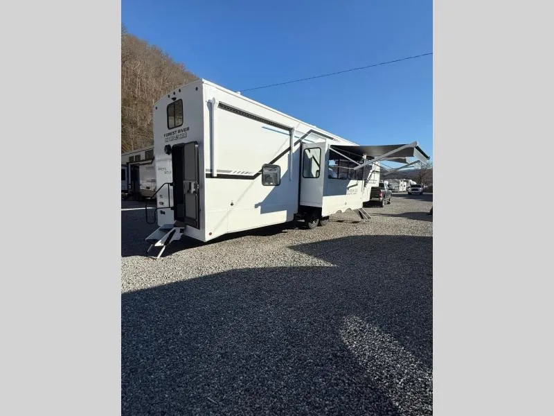new Fifth Wheel Trailers Forest River  for sale, in Pikeville, KY Thumbnail 5