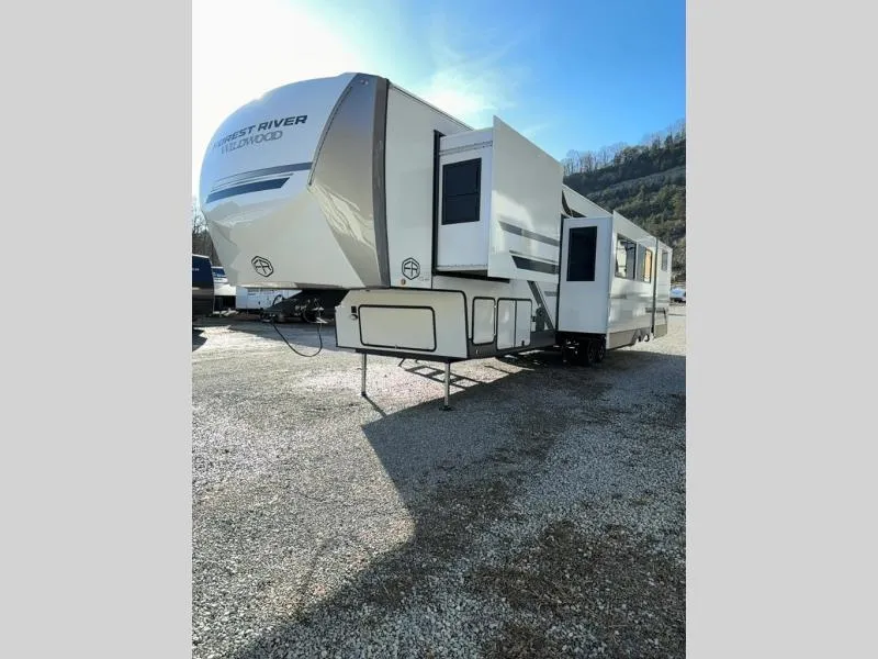 new Fifth Wheel Trailers Forest River  for sale, in Pikeville, KY Thumbnail 5