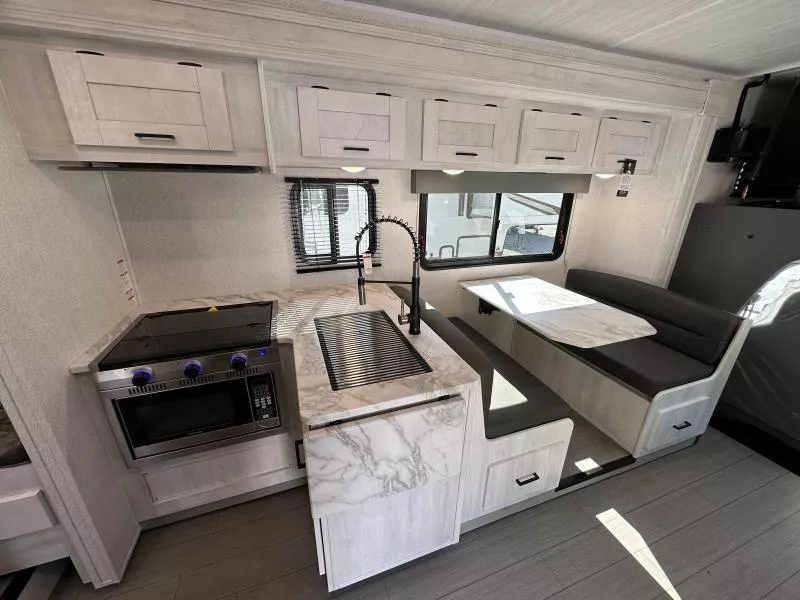 new Camper / RV East To West  for sale, in Pikeville, KY Thumbnail 15