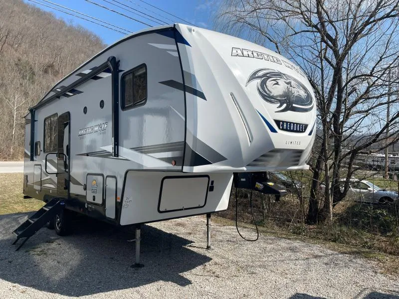 2022 Forest River Cherokee Arctic Wolf 261RK