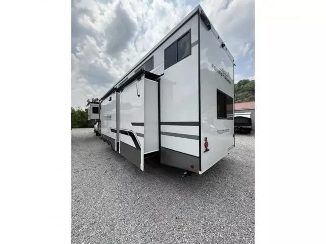 new Fifth Wheel Trailers Forest River  for sale, in Pikeville, KY Thumbnail 7
