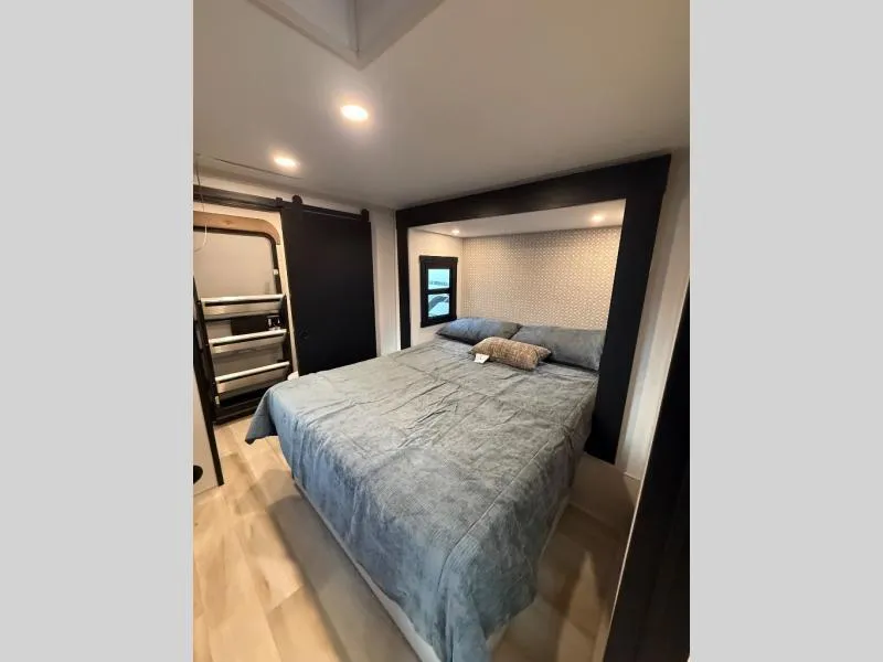 new Fifth Wheel Trailers Forest River  for sale, in Pikeville, KY Thumbnail 16