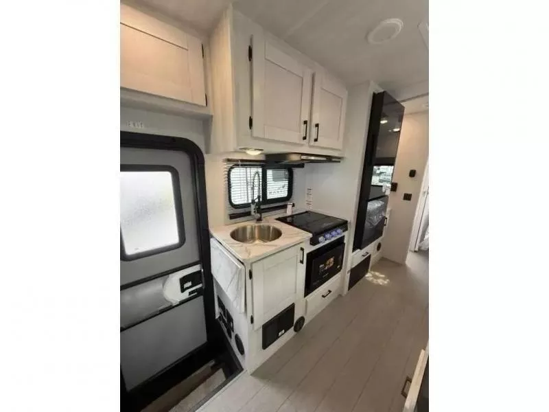 new Camper / RV East To West  for sale, in Pikeville, KY Thumbnail 12