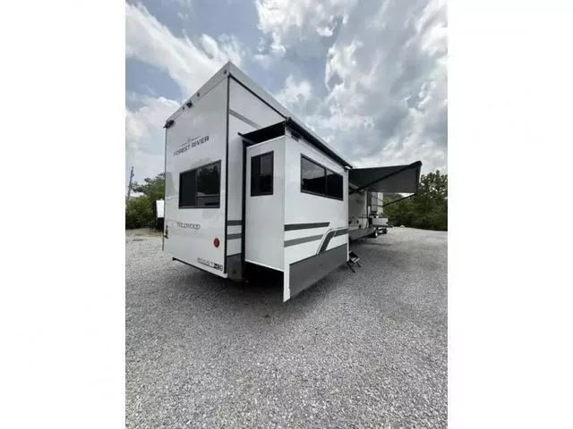 new Fifth Wheel Trailers Forest River  for sale, in Pikeville, KY Thumbnail 5
