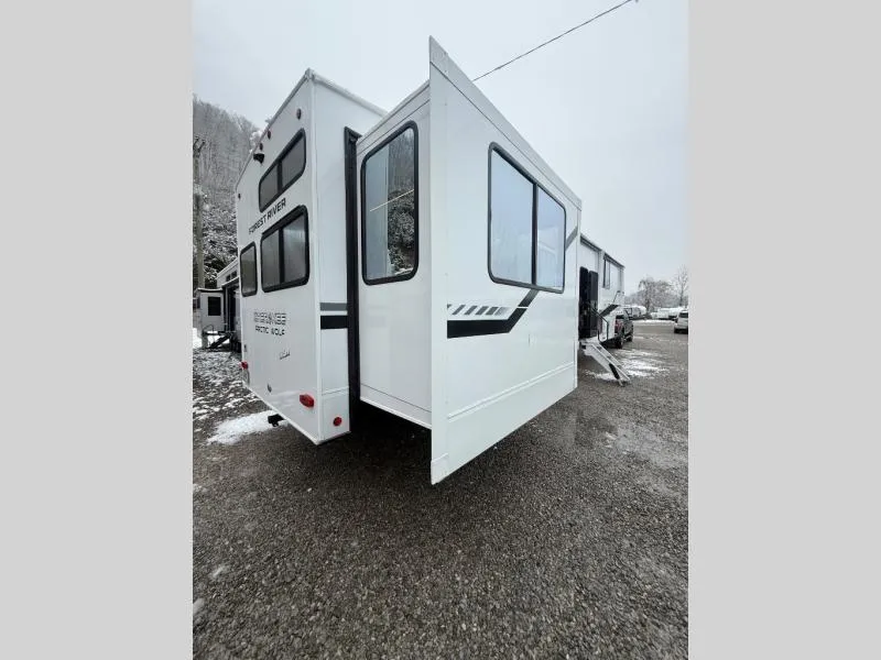 new Fifth Wheel Trailers Forest River  for sale, in Pikeville, KY Thumbnail 4