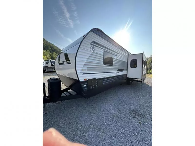 new Travel Trailers Palomino  for sale, in Pikeville, KY Thumbnail 6