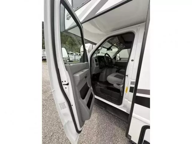 new Camper / RV East To West  for sale, in Pikeville, KY Thumbnail 6