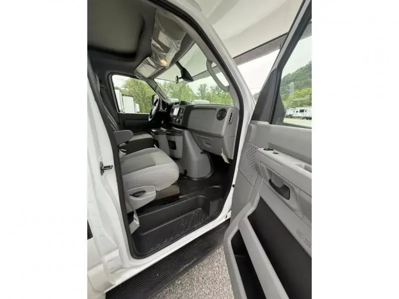 new Camper / RV East To West  for sale, in Pikeville, KY Thumbnail 9