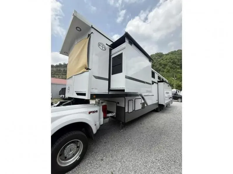 new Fifth Wheel Trailers Forest River  for sale, in Pikeville, KY Thumbnail 3