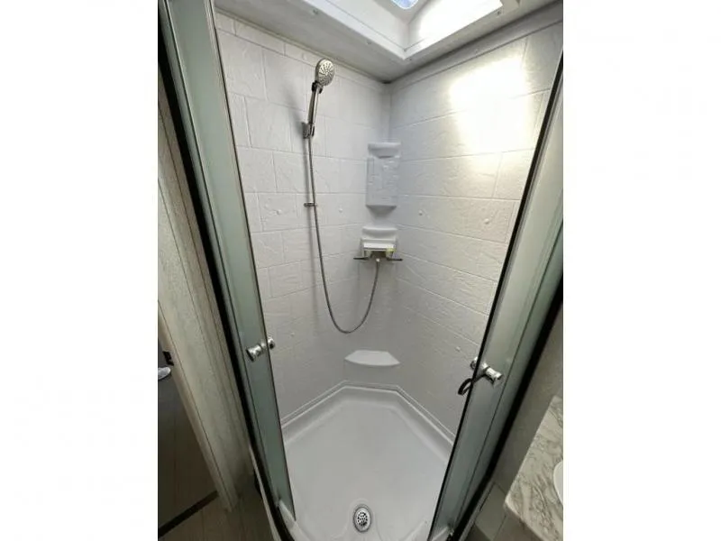 new Camper / RV East To West  for sale, in Pikeville, KY Thumbnail 24