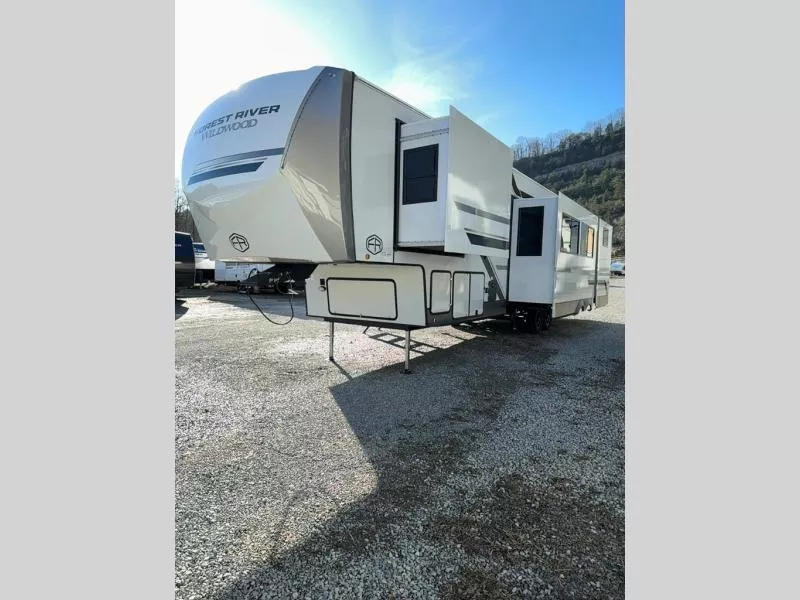 new Fifth Wheel Trailers Forest River  for sale, in Pikeville, KY Thumbnail 5