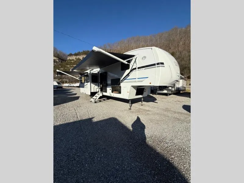 2026 Forest River Cherokee Arctic Wolf 38DST