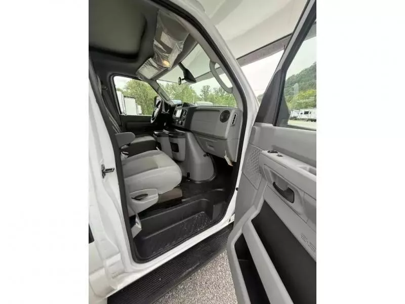 new Camper / RV East To West  for sale, in Pikeville, KY Thumbnail 9