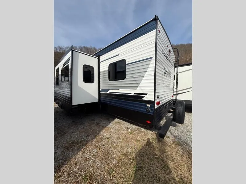 new Travel Trailers Forest River  for sale, in Pikeville, KY Thumbnail 8