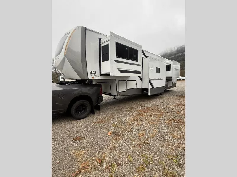 new Fifth Wheel Trailers Forest River  for sale, in Pikeville, KY Thumbnail 7