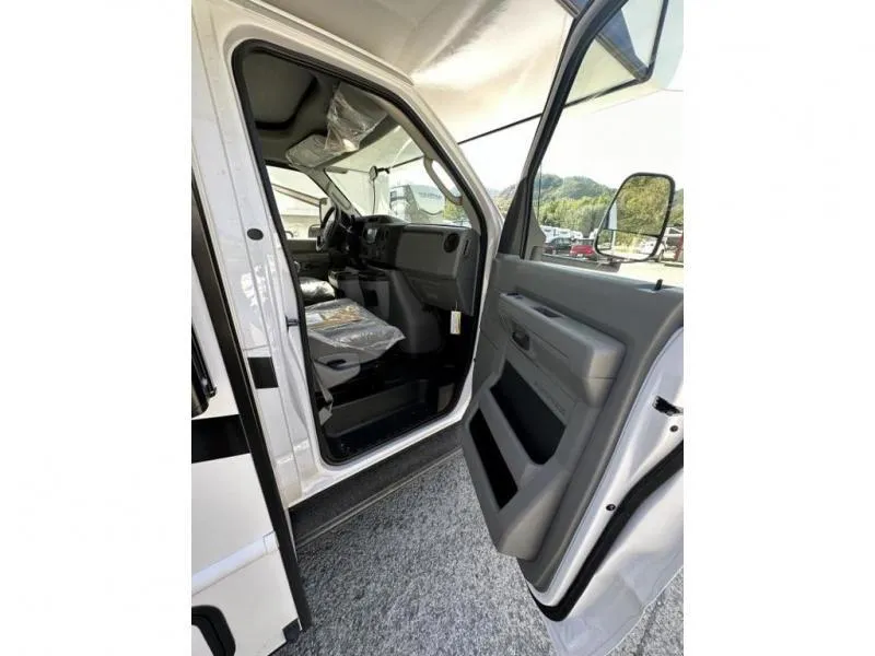 new Camper / RV East To West  for sale, in Pikeville, KY Thumbnail 10