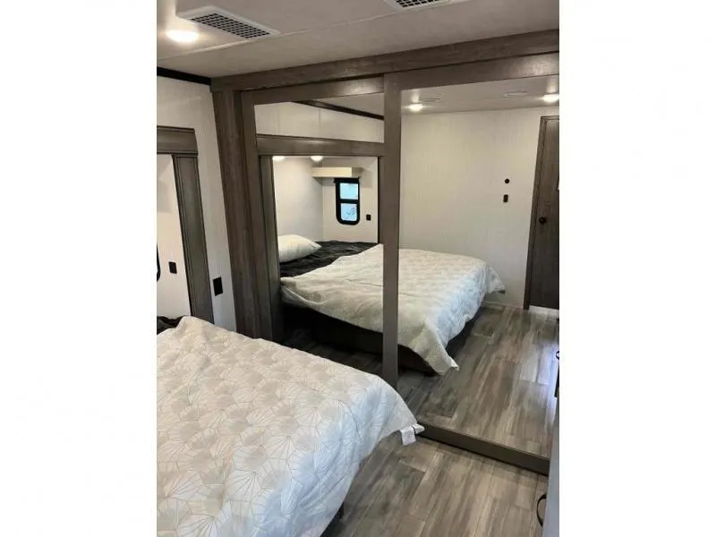 new Fifth Wheel Trailers Forest River  for sale, in Pikeville, KY Thumbnail 4