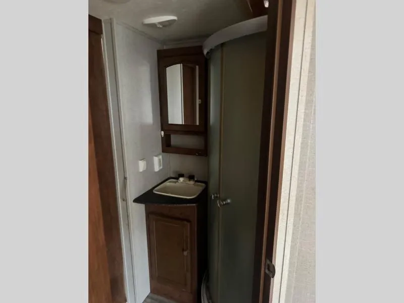 used Travel Trailers Coachmen  for sale, in Pikeville, KY Thumbnail 7