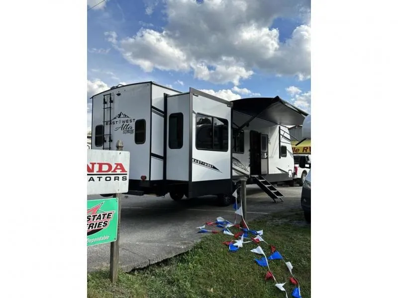 new Travel Trailers East To West  for sale, in Pikeville, KY Thumbnail 3