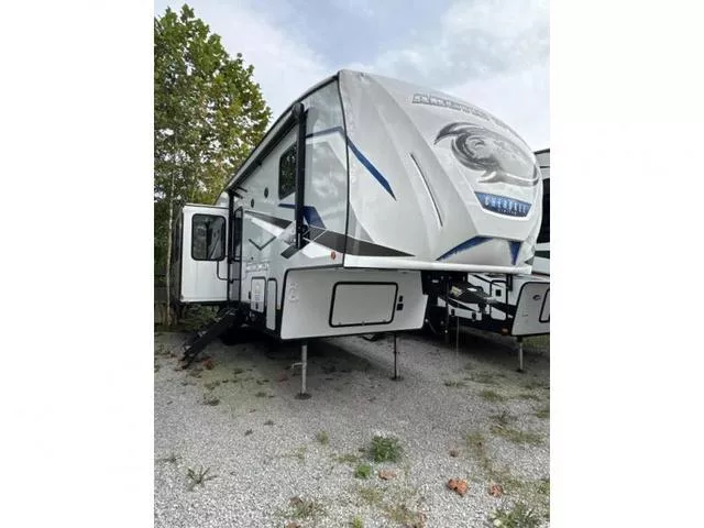 2023 Forest River Cherokee Arctic Wolf 291RL