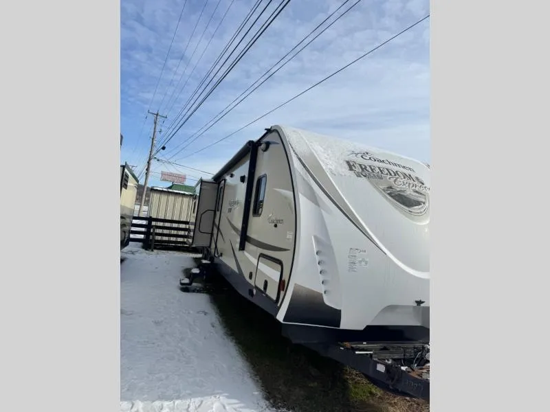 2013 Coachmen Freedom Express 320 BHDS