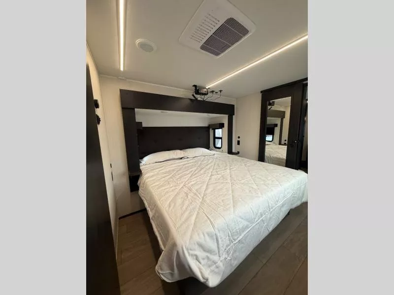 new Fifth Wheel Trailers Forest River  for sale, in Pikeville, KY Thumbnail 6