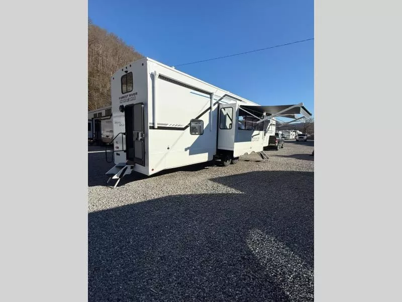 new Fifth Wheel Trailers Forest River  for sale, in Pikeville, KY Thumbnail 5