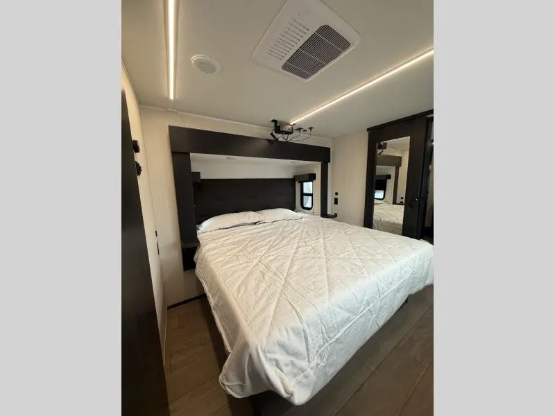 new Fifth Wheel Trailers Forest River  for sale, in Pikeville, KY Thumbnail 6