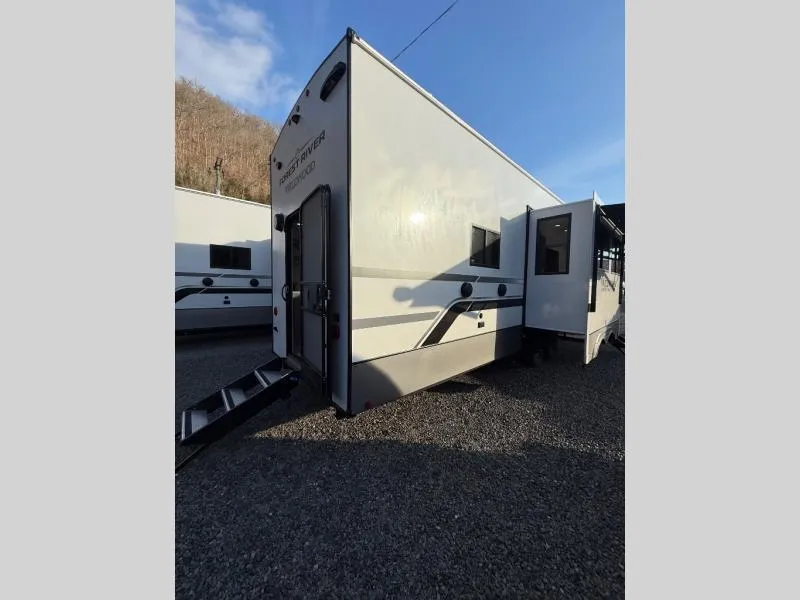new Fifth Wheel Trailers Forest River  for sale, in Pikeville, KY Thumbnail 4