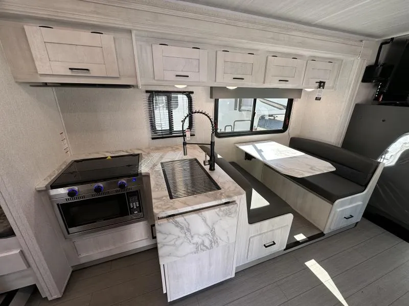 new Camper / RV East To West  for sale, in Pikeville, KY Thumbnail 15