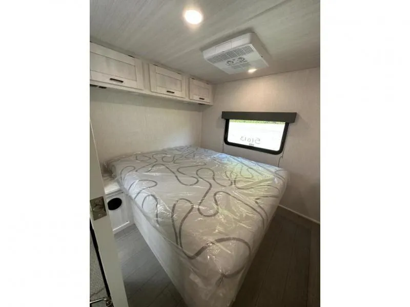 new Camper / RV East To West  for sale, in Pikeville, KY Thumbnail 25