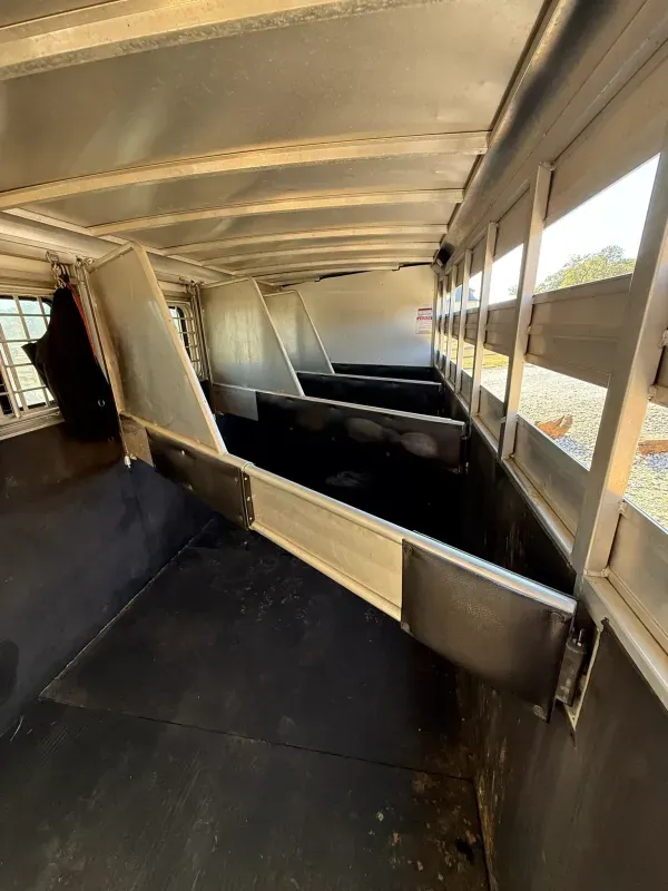 used Horse Trailers Sundowner Trailers  for sale, in Flower Mound, TX Thumbnail 9