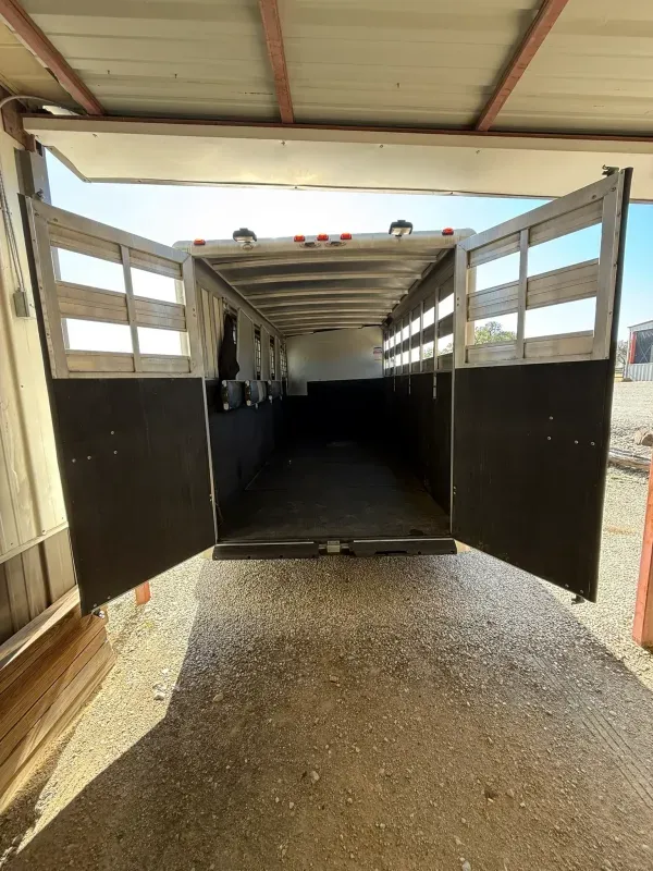 used Horse Trailers Sundowner Trailers  for sale, in Flower Mound, TX Thumbnail 6