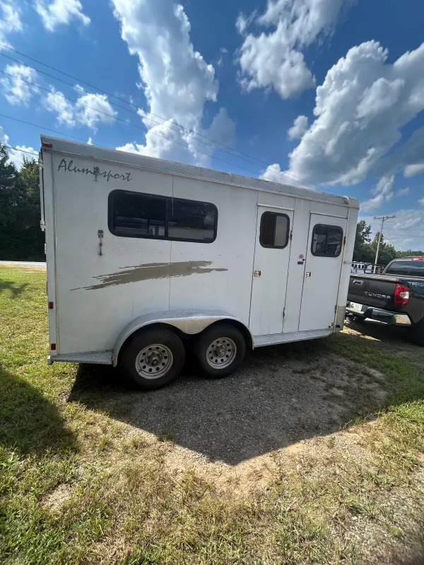 2002 Bison Trailers Alumasport Horse & Livestock