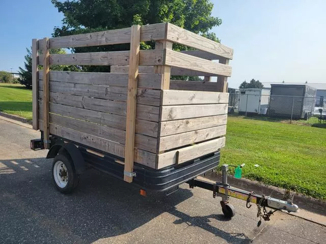 2004 Snobear Used 5x8 Utility Trailer